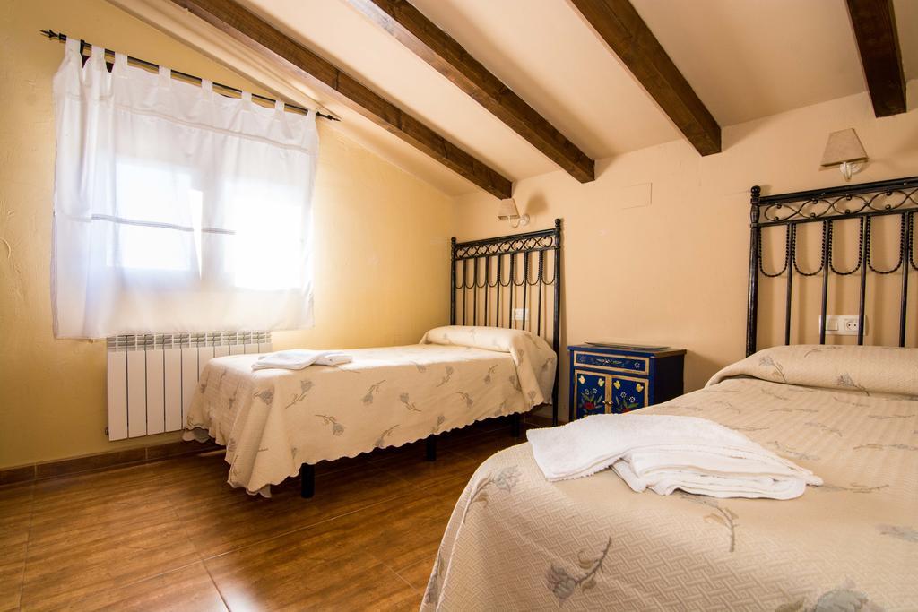 El Lenador II Guest House Hoyos del Espino Bagian luar foto